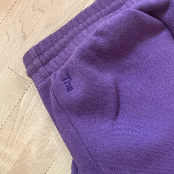 Aritzia TNA Cozy Fleece Boyfriend Sweatpants, M, Purple - Picture 3 of 5